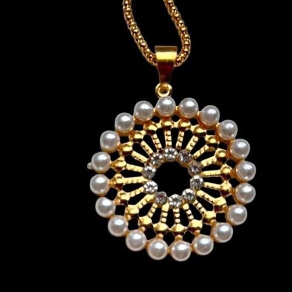 Men’s Gold Tone Faux Pearl Medallion Necklace, 30” Chain, Vintage Boho Rockstar - Picture 2 of 9